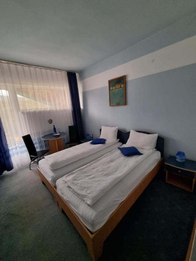 Randunica Hotel Văliug Eksteriør billede