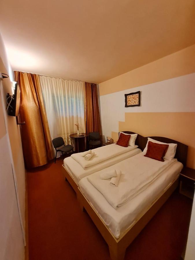 Randunica Hotel Văliug Eksteriør billede