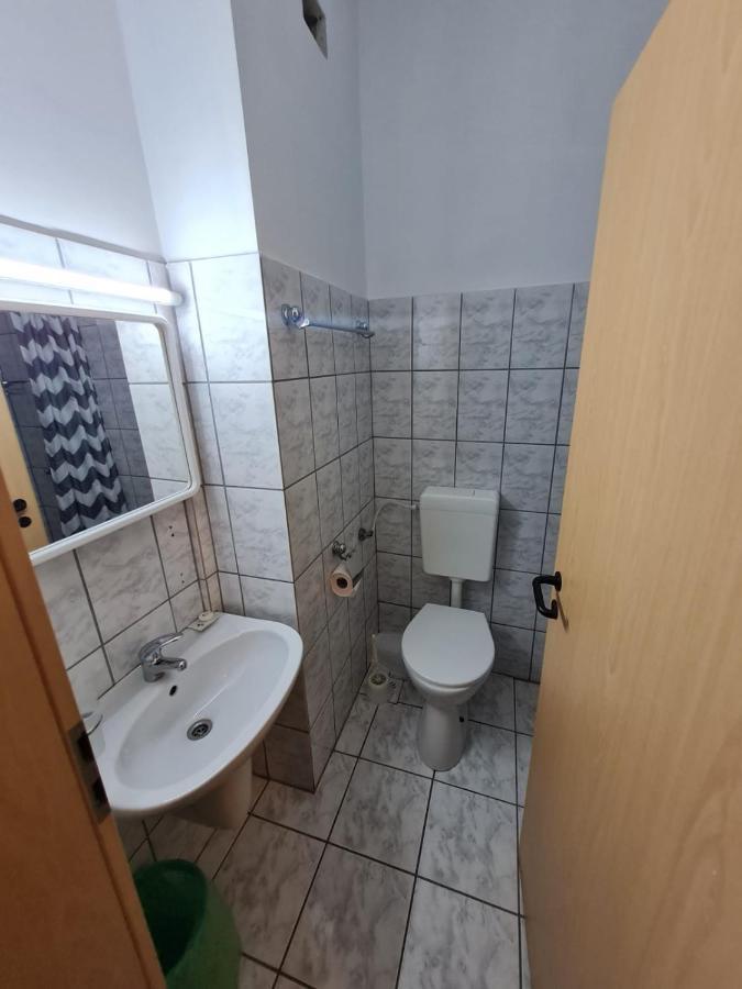 Randunica Hotel Văliug Eksteriør billede
